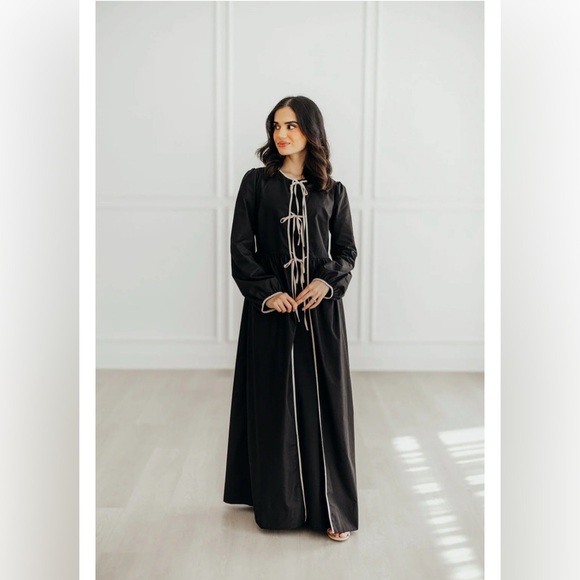 ELAA LARA ABAYA  NEW WITH TAG SIZE L - Picture 1 of 8